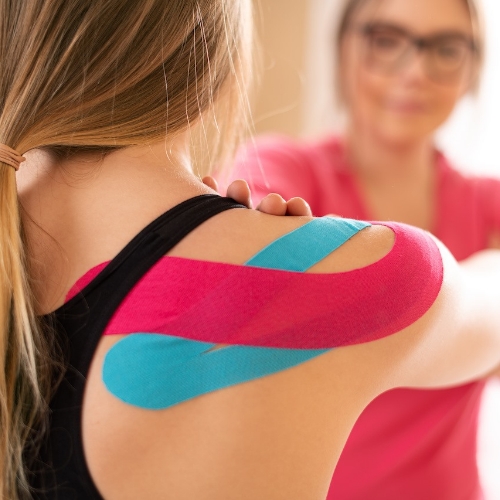 kinesiotaping-shoulder-pelham-physical-therapy-bronx-ny